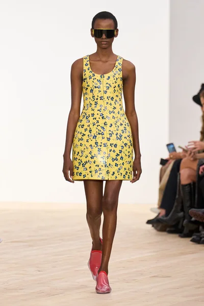 Look 8